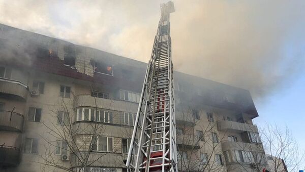 Пожар в пятиэтажном доме в микрорайоне Кокжиек в Алма-Ате. 5 апреля 2018