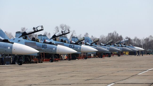 Многоцелевые истребители Су-30 и Су-35 на соревнованиях военных летчиков Авиадартс-2018