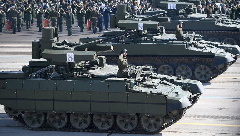 Боевые машины поддержки танков (БМПТ) Терминатор во время репетиции Парада Победы на военном полигоне Алабино в Московской области