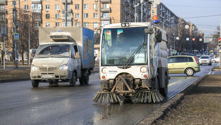 Уборка московских улиц