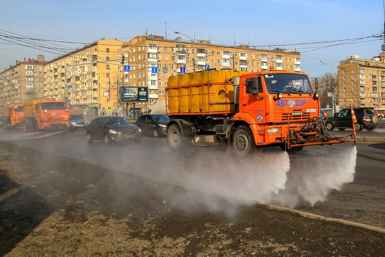 Уборка московских улиц