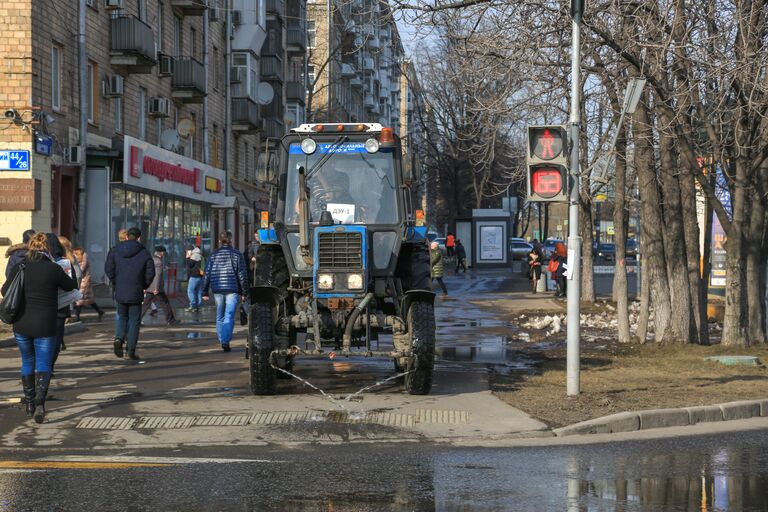 Уборка московских улиц