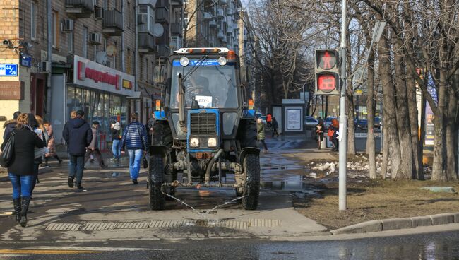 Уборка московских улиц