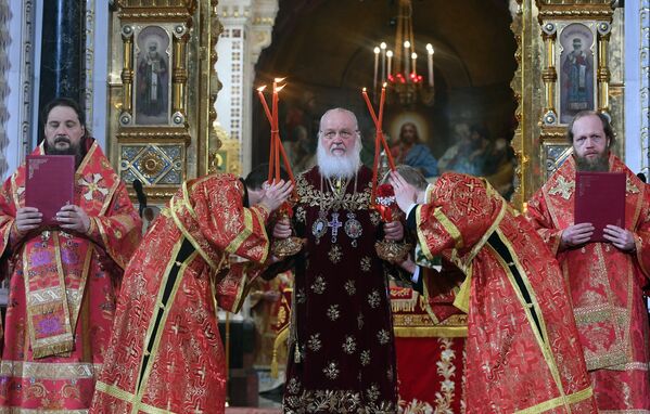 Патриарх Московский и всея Руси Кирилл на праздничном пасхальном богослужении в храме Христа Спасителя