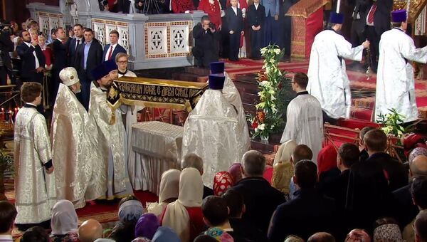 LIVE: Праздничное пасхальное богослужение в храме Христа Спасителя в Москве