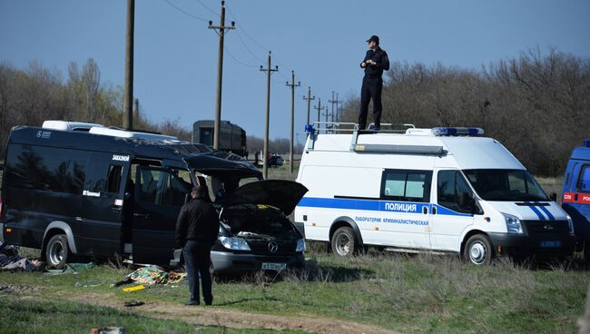 На месте ДТП на железнодорожном переезде под городом Армянск в Крыму. 8 апреля 2018