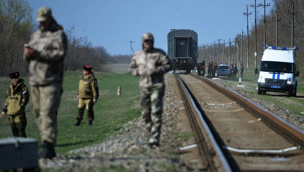 На месте ДТП на железнодорожном переезде под городом Армянск в Крыму. 8 апреля 2018
