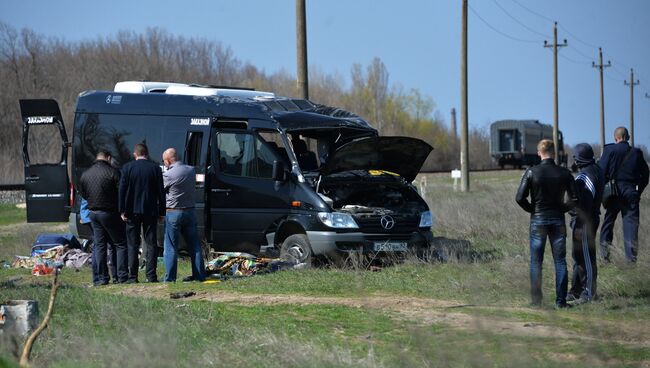 На месте ДТП на железнодорожном переезде под городом Армянск в Крыму. 8 апреля 2018