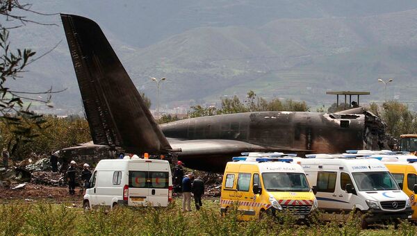 Место крушения алжирского военного самолета Ил-76 на авиабазе Буфарик. 11 апреля 2018