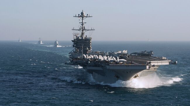 Американский авианосец USS Harry Truman