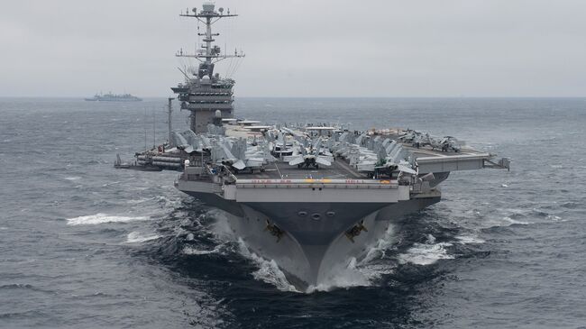 Американский авианосец USS Harry Truman