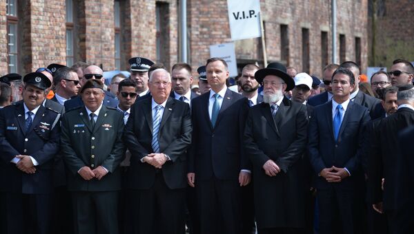 Президент Израиля Реувен Ривлин и президент Польши Анджей Дуда на шествии Марш жизни в польском Освенциме