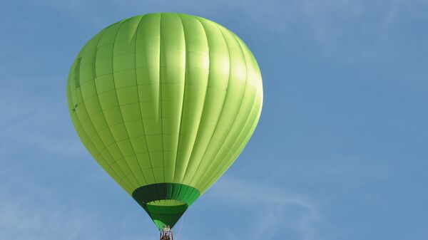 Зеленый воздушный шар 