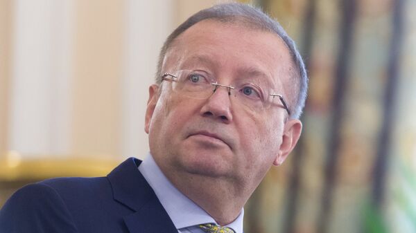 Посол РФ в Великобритании Александр Яковенко во время пресс-конференции в Лондоне. 13 апреля 2018 Посол РФ в Великобритании Александр Яковенко во время пресс-конференции в Лондоне. 13 апреля 2018