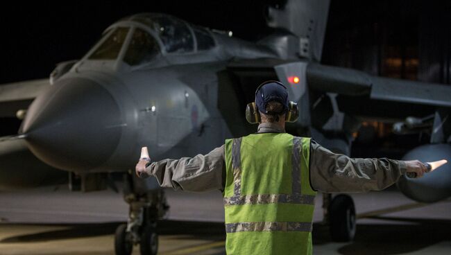 Боевой самолет RAF Tornado приземлился на Кипре после обстрела Дамаска. 14 апреля 2018