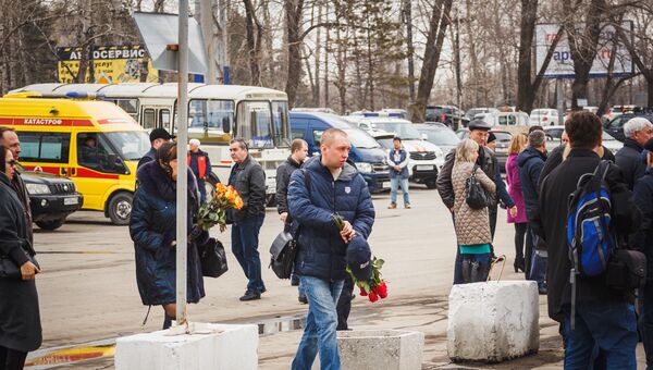 Жители Хабаровска простились с двумя пилотами, погибшими в крушении Ми-8. 14 апреля 2018