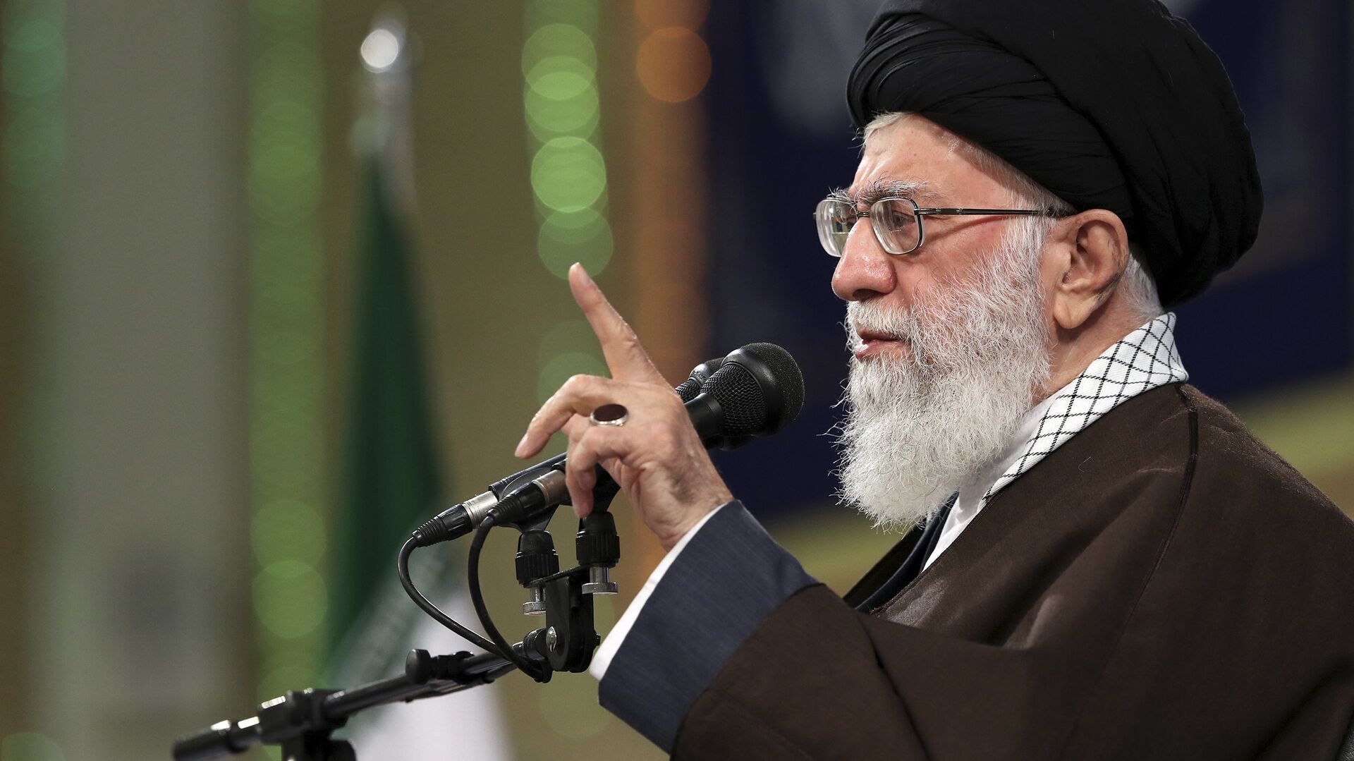 Верховный лидер Ирана Али Хаменеи выступает в Тегеране. 14 апреля 2018  - РИА Новости, 1920, 16.12.2020