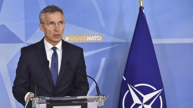 Генсек НАТО Йенс Столтенберг выступает на пресс-конференции в штаб-квартире НАТО в Брюсселе
