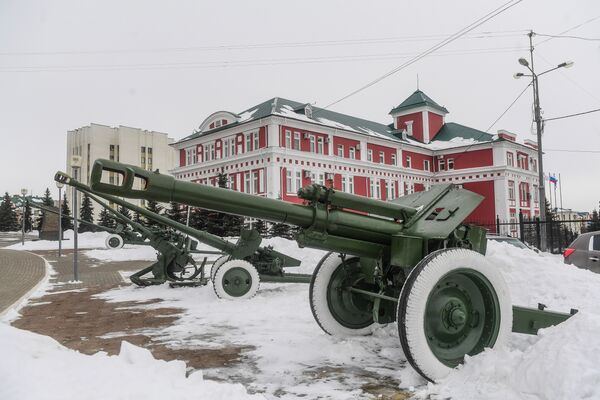 Военная техника на площади Победы в Саранске