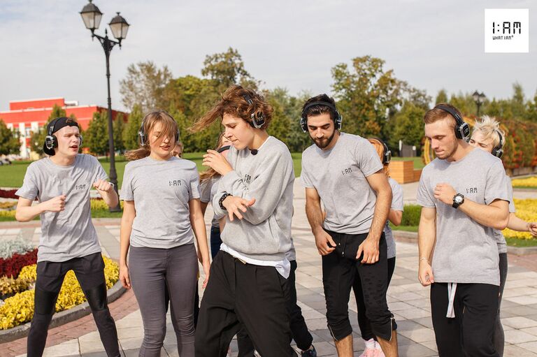 Отключить оценку того, как на тебя смотрят и что о тебе думают, непросто, но когда это удается, ты получаешь огромное удовольствие. Отключить оценку того, как на тебя смотрят и что о тебе думают, непросто, но когда это удается, ты получаешь огромное удовольствие.