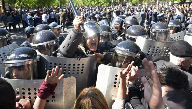 Акция протеста оппозиции в Ереване. 16 апреля 2018