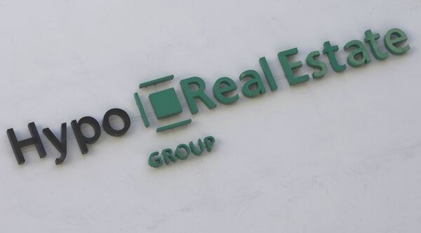 Логотип немецкого банка Hypo Real Estate AG в Мюнхене