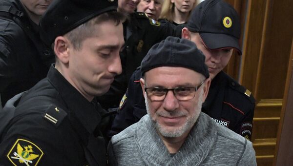 Бывший директор Гоголь-центра Алексей Малобродский, обвиняемый по делу о хищениях в Седьмой студии, в Басманном суде Москвы. 18 апреля 2018