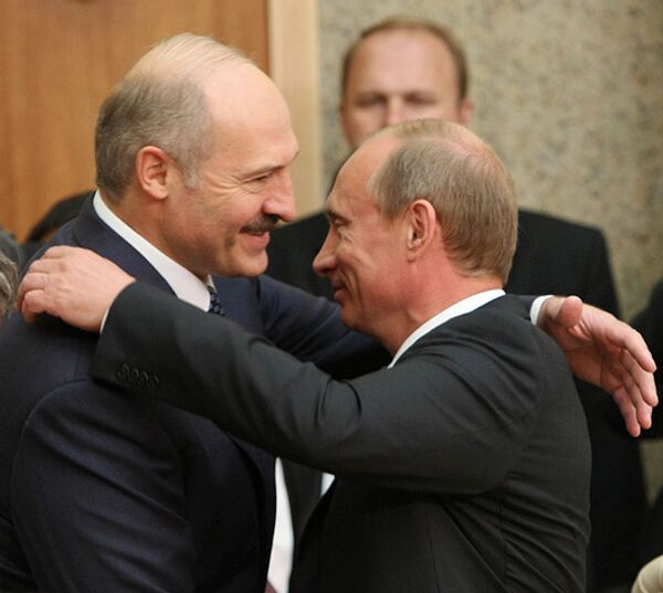 Президент Белоруссии Александр Лукашенко и премьер-министр России Владимир Путин 