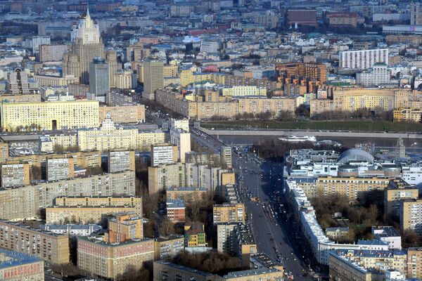 Вид с 89-го этажа Башни Федерация-Восток делового комплекса Москва-Сити, где открылась самая высокая смотровая площадка в Европе