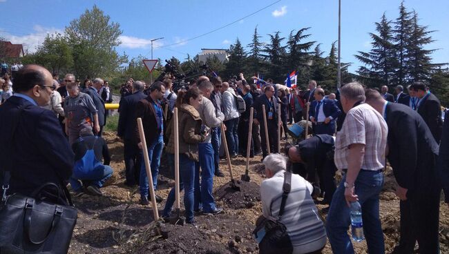 Открытие аллеи российско-сирийской дружбы в Крыму