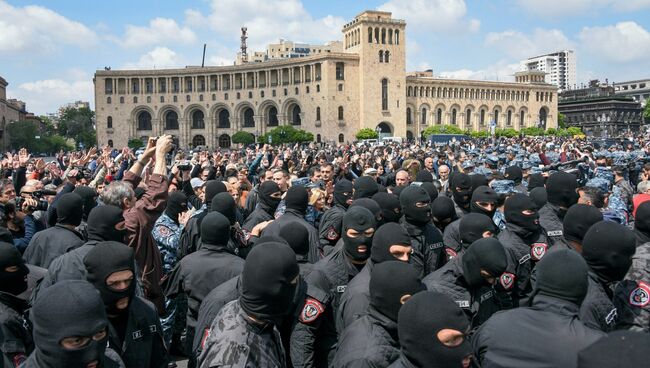 Во время акции протеста в Ереване. Архивное фото