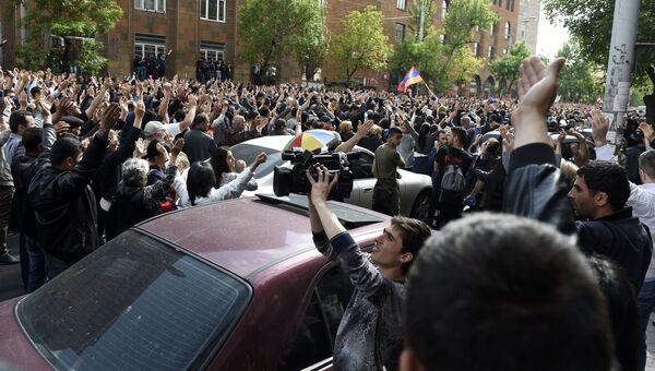 Участники акции протеста в Ереване