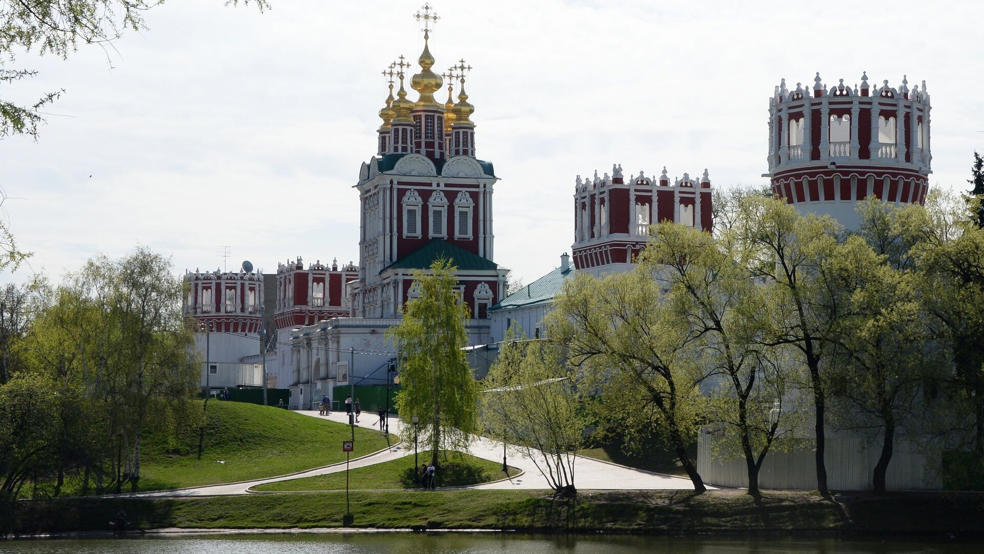 Стены Новодевичьего монастыря в Москве - РИА Новости, 1920, 27.07.2021