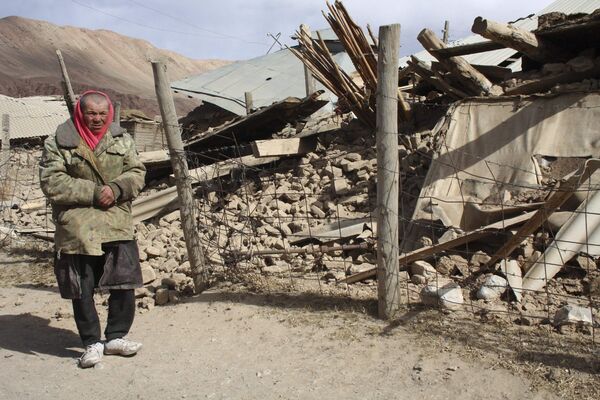 Cело Нура в Киргизии было полностью разрушено в результате землетрясения