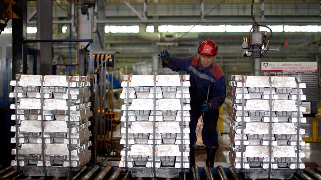 Производство на Саяногорском алюминиевом заводе обьединенной компании Русал