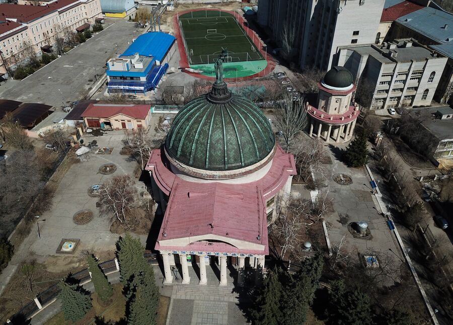 Вид на здание Волгоградского планетария