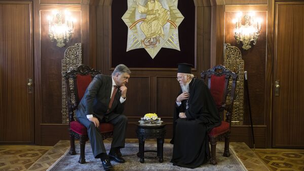 Президент Украины Петр Порошенко во время визита к Патриарху Константинопольскому Варфоломею