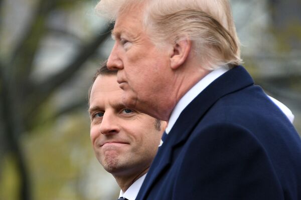 Президент Франции Эммануэль Макрон и президент США Дональд Трамп во время встречи в Белом доме, США. 24 апреля 2018 Президент Франции Эммануэль Макрон и президент США Дональд Трамп во время встречи в Белом доме, США. 24 апреля 2018