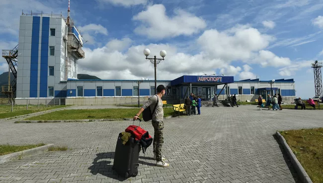 Аэропорт Южно-Курильск на острове Кунашир Большой Курильской гряды. Архивное фото