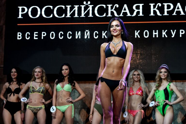 Участницы конкурса красоты «Российская красавица — 2018» во время соревнований в отеле Корстон в Москве