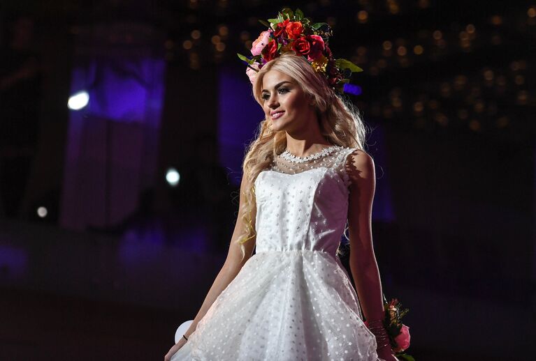 Участница конкурса красоты «Российская красавица — 2018» во время соревнований в отеле Корстон в Москве