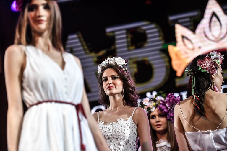 Участницы конкурса красоты «Российская красавица — 2018» во время соревнований в отеле Корстон в Москве