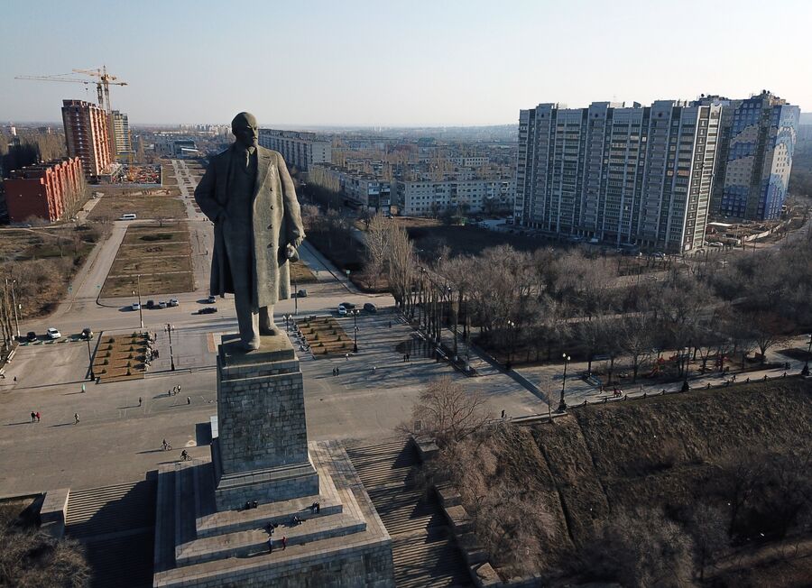 Памятник Ленину на Волго-Донском канале в Волгограде
