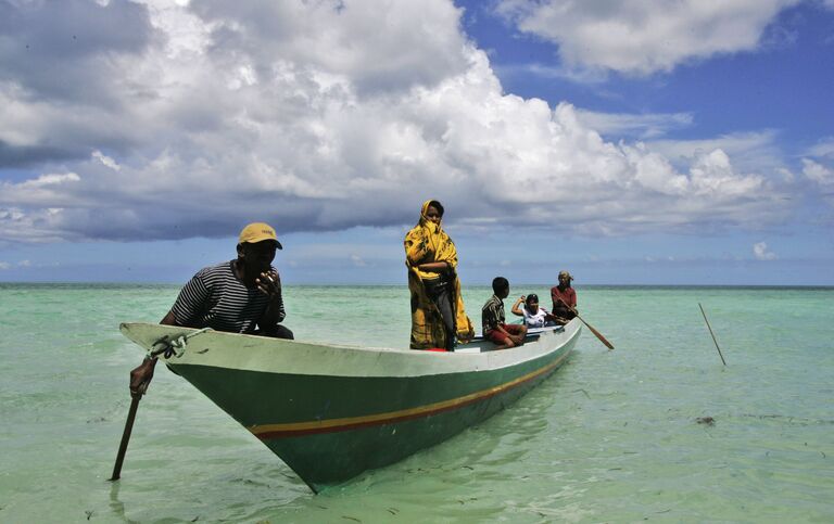 Рыбаки племени Баджо на острове Сулавеси, Индонезия. 2009 год Рыбаки племени Баджо на острове Сулавеси, Индонезия. 2009 год