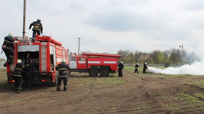 Сотрудники МЧС Луганской народной республики