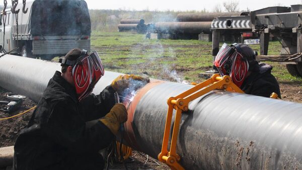 Сотрудники МЧС Луганской народной республики во время учений по устранению последствий диверсии на газопроводе