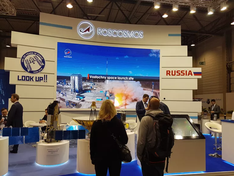 Стенд госкорпорации Роскосмос на аэрокосмическом салоне ILA-2018 в Берлине Стенд госкорпорации Роскосмос на аэрокосмическом салоне ILA-2018 в Берлине