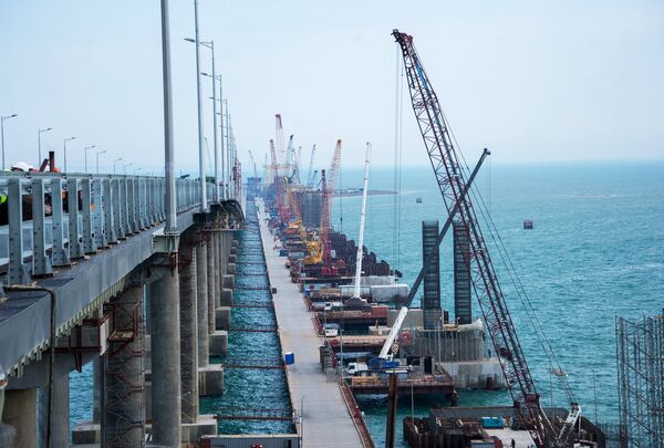 Строительство Крымского моста и автоподходов со стороны Тамани