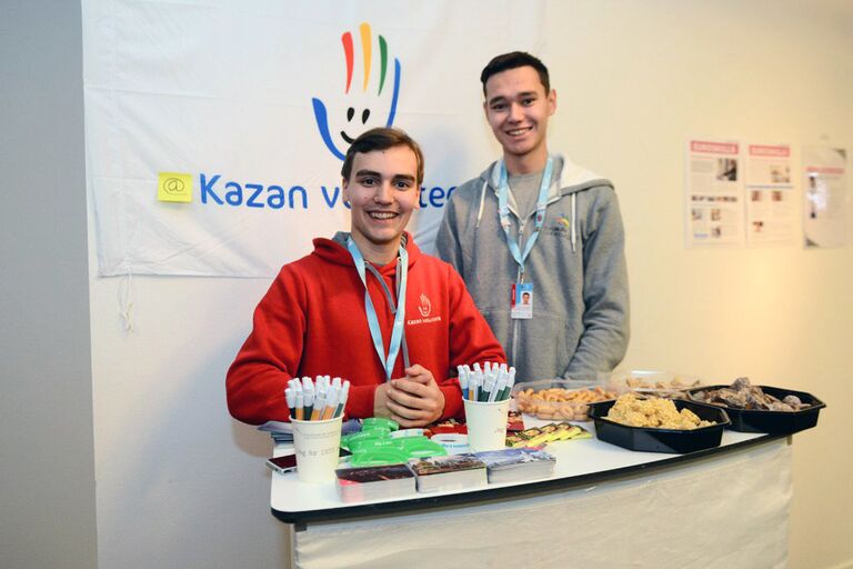 Мы в России умеем очень хорошо принимать гостей Мы в России умеем очень хорошо принимать гостей