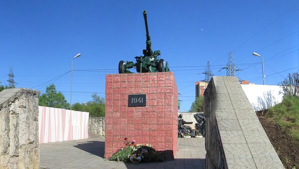 Памятник воинам-зенитчикам в городе Лобня. Архивное фото